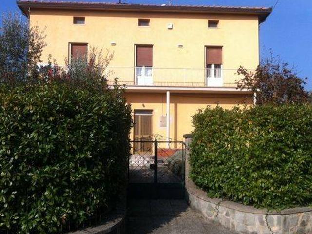 Villa Indipendente in vendita a Tuoro Sul Trasimeno, Umbria