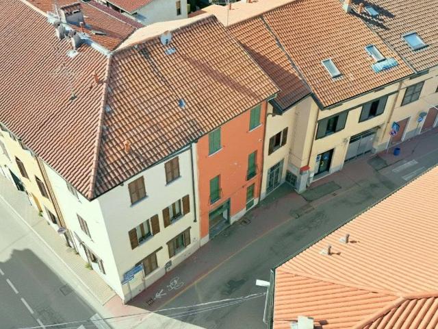 Villa Indipendente in vendita a Turate, Lombardia