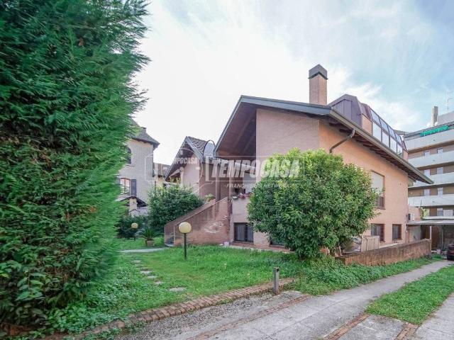 Villa Indipendente in vendita a Turbigo, Lombardia