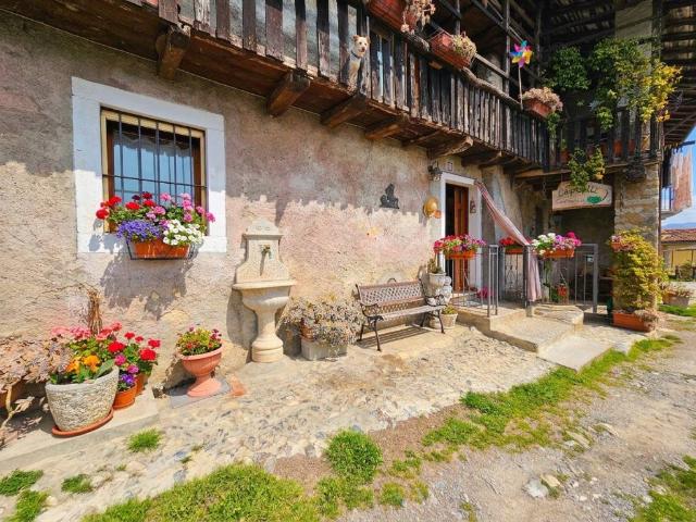 Villa Indipendente in vendita a Ubiale Clanezzo, Lombardia