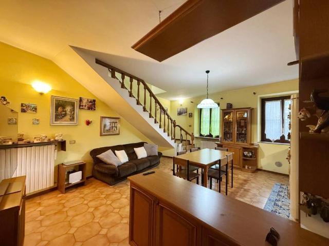 Villa Indipendente in vendita a Uboldo, Varese