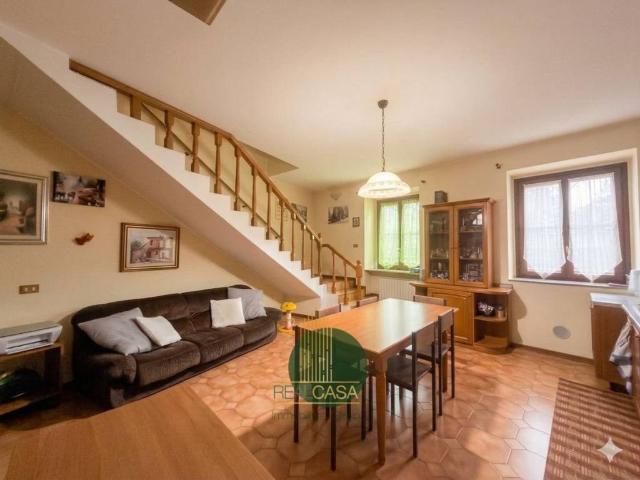 Villa Indipendente in vendita a Uboldo, Lombardia
