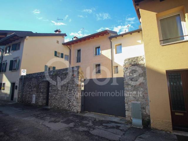 Villa Indipendente in vendita a Borgo Grazzano, Reana Del Roiale