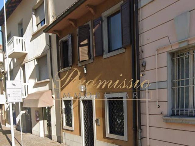 Villa Indipendente in vendita a Borgo Poscolle, Reana Del Roiale