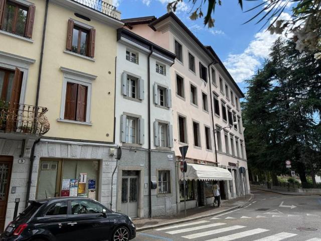 Villa Indipendente in vendita a Borgo Pracchiuso, Reana Del Roiale
