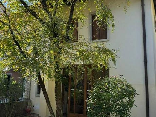 Villa Indipendente in vendita a Borgo Pracchiuso, Reana Del Roiale