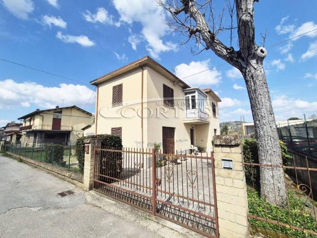 Villa Indipendente in vendita a Umbertide, Umbria