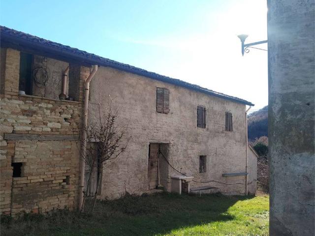 Villa Indipendente in vendita a La Torre, Marche
