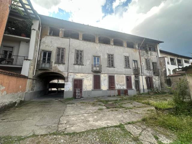Villa Indipendente in vendita a Urgnano, Lombardia