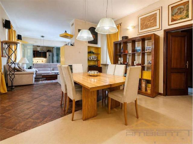 Villa Indipendente in vendita a Usmate Velate, Usmate
