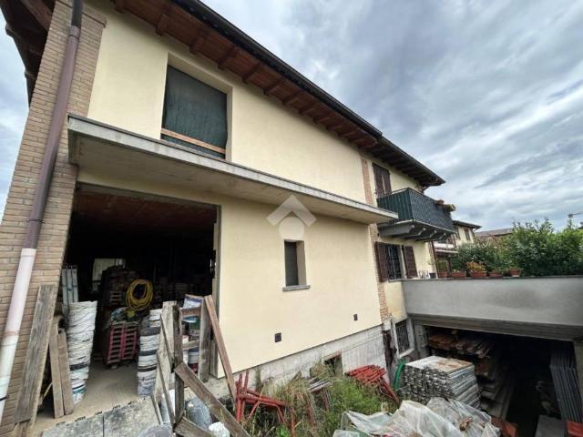 Villa Indipendente in vendita a Usmate Velate, Usmate