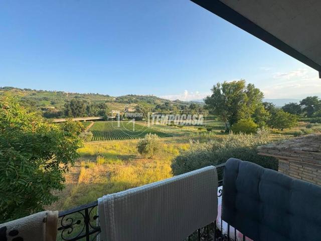 Villa Indipendente in vendita a Vacri, Abruzzo