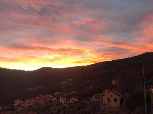 Villa Indipendente in vendita a Vado Ligure, Liguria