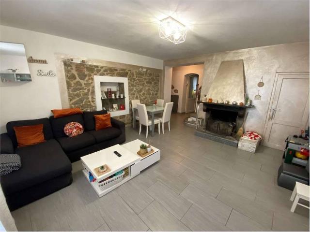 Villa Indipendente in vendita a Schignano, Vaiano