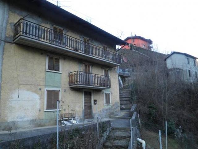 Villa Indipendente in vendita a Brembilla, Val Brembilla