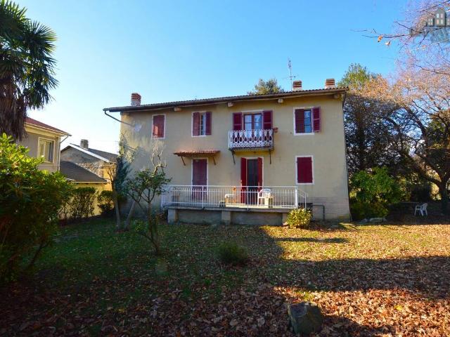 Villa Indipendente in vendita a Val di Chy, Piemonte