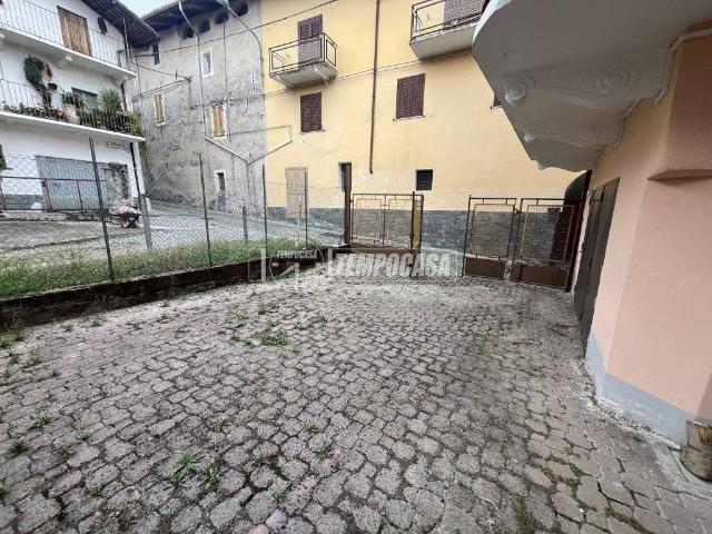 Villa Indipendente in vendita a Val di Chy, Piemonte