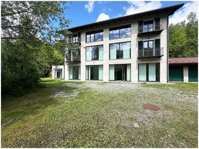 Villa Indipendente in vendita a Val di Chy, Piemonte