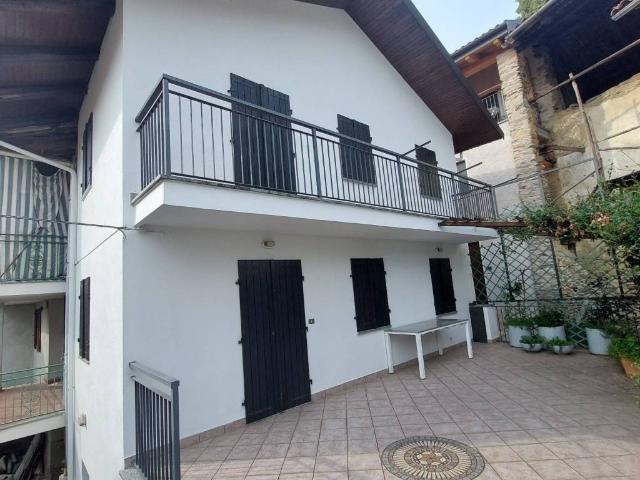 Villa Indipendente in vendita a Val di Chy, Piemonte
