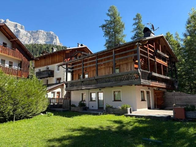 Villa Indipendente in vendita a Val di Zoldo, Pecol
