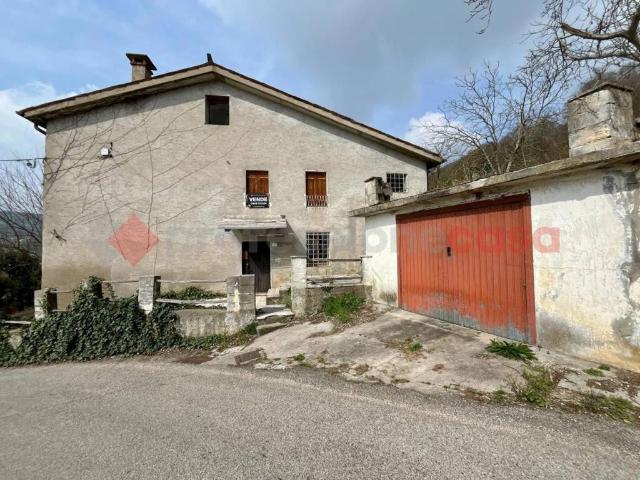 Villa Indipendente in vendita a Val Liona, Veneto
