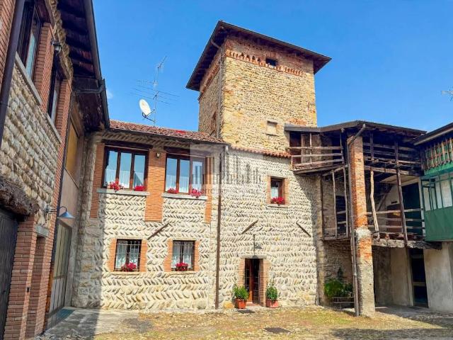 Villa Indipendente in vendita a Scano al Brembo, Valbrembo