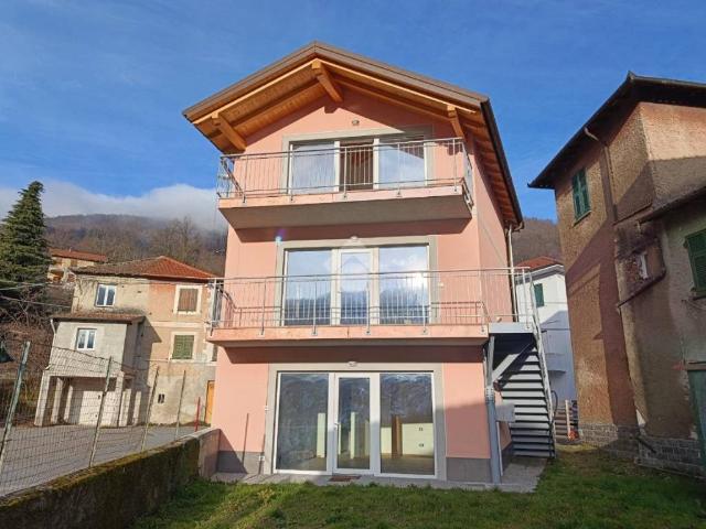 Villa Indipendente in vendita a Nenno, Liguria