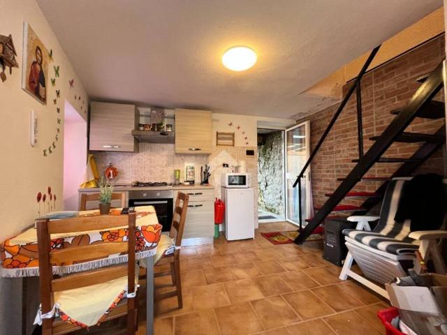 Villa Indipendente in vendita a Valbrevenna, Liguria