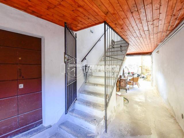 Villa Indipendente in vendita a Valbrona, Lombardia