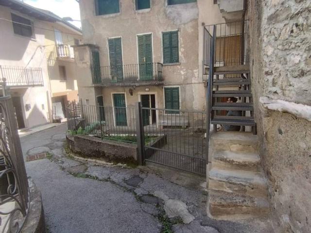 Villa Indipendente in vendita a Maisano, Valbrona