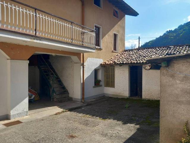 Villa Indipendente in vendita a Valbrona, Lombardia