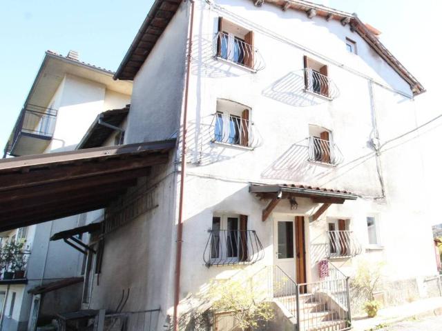 Villa Indipendente in vendita a Valdagno, Veneto