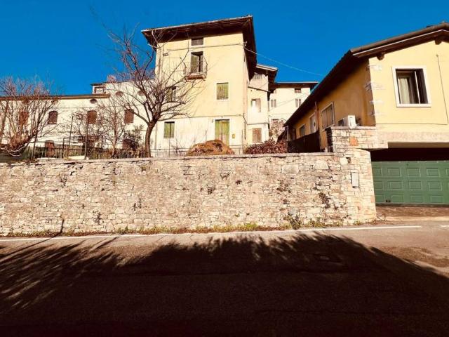 Villa Indipendente in vendita a Valdagno, Veneto