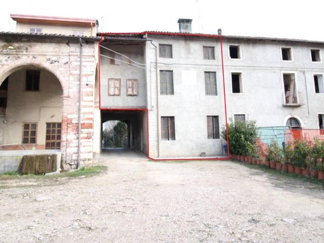 Villa Indipendente in vendita a Valdagno, Veneto