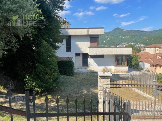 Villa Indipendente in vendita a Valdagno, Veneto