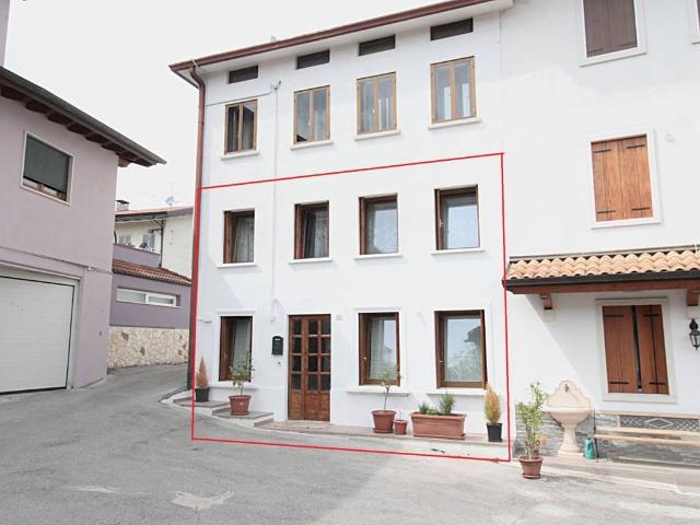 Villa Indipendente in vendita a Valdagno, Veneto