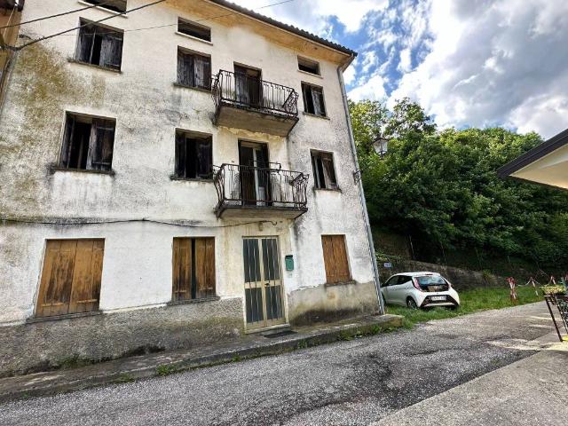 Villa Indipendente in vendita a Valdagno, Veneto