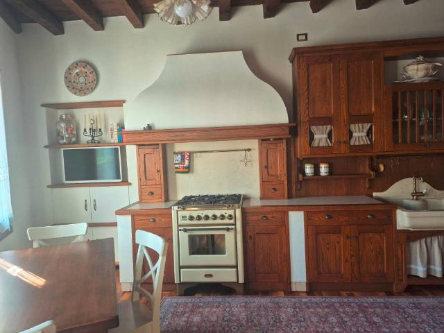 Villa Indipendente in vendita a Peghini, Valdagno