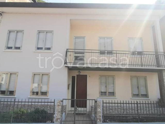 Villa Indipendente in vendita a Valdastico, Veneto