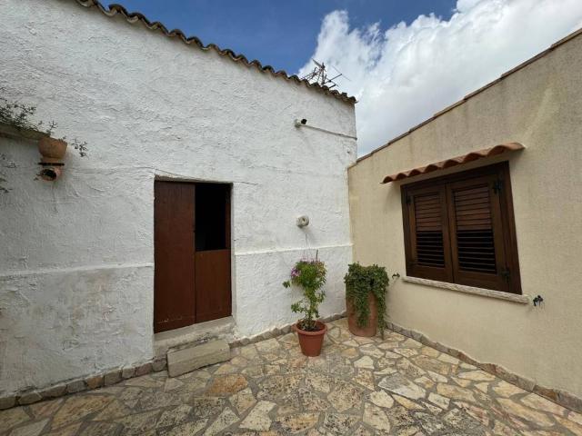 Villa Indipendente in vendita a Valderice, Sicilia