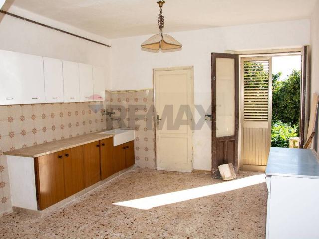 Villa Indipendente in vendita a Sant'Andrea, Valderice