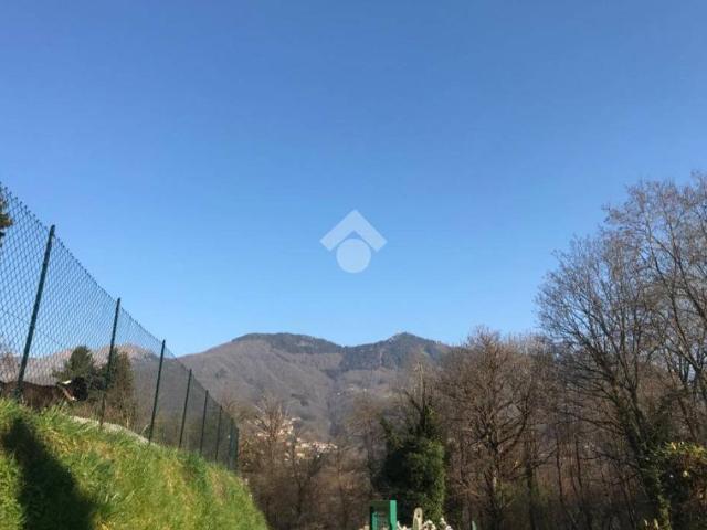 Villa Indipendente in vendita a Valdilana, Piemonte