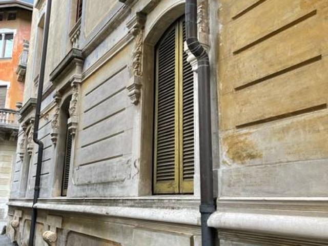 Villa Indipendente in vendita a Valdilana, Piemonte