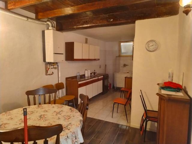 Villa Indipendente in vendita a Valdilana, Piemonte