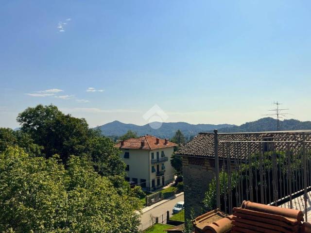 Villa Indipendente in vendita a Valdilana, Piemonte