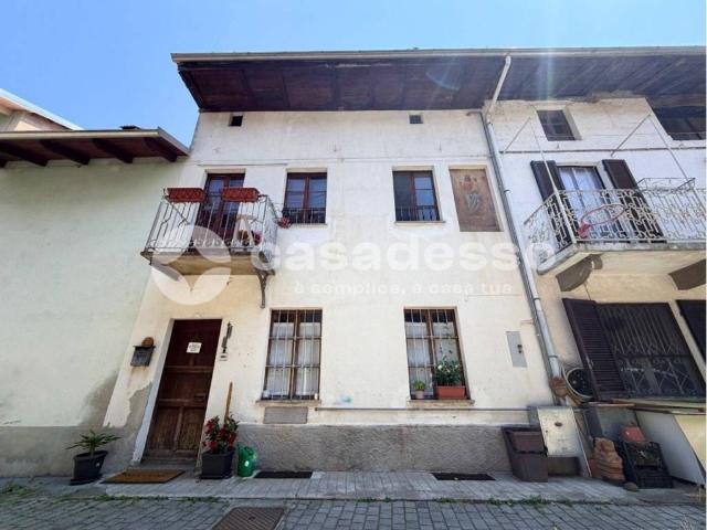 Villa Indipendente in vendita a Valdilana, Piemonte