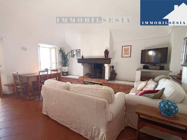 Villa Indipendente in vendita a Valdilana, Piemonte