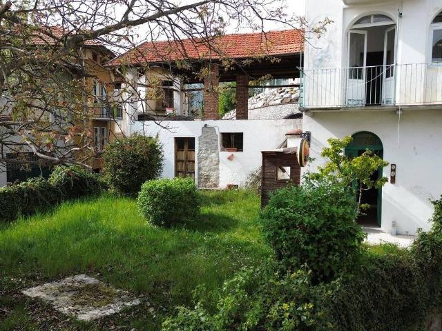 Villa Indipendente in vendita a Valdilana, Piemonte