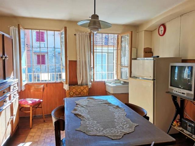Villa Indipendente in vendita a Valdilana, Piemonte