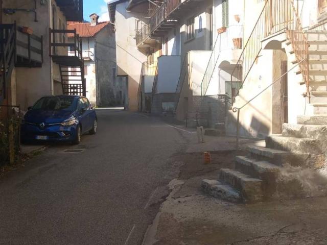 Villa Indipendente in vendita a Valdilana, Piemonte